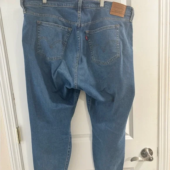 Levi's Women's Light Blue Wedgie Skinny Jeans - Picture 14 of 14